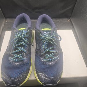 Mizuno Blue and Neon Green Running Shoes‎
